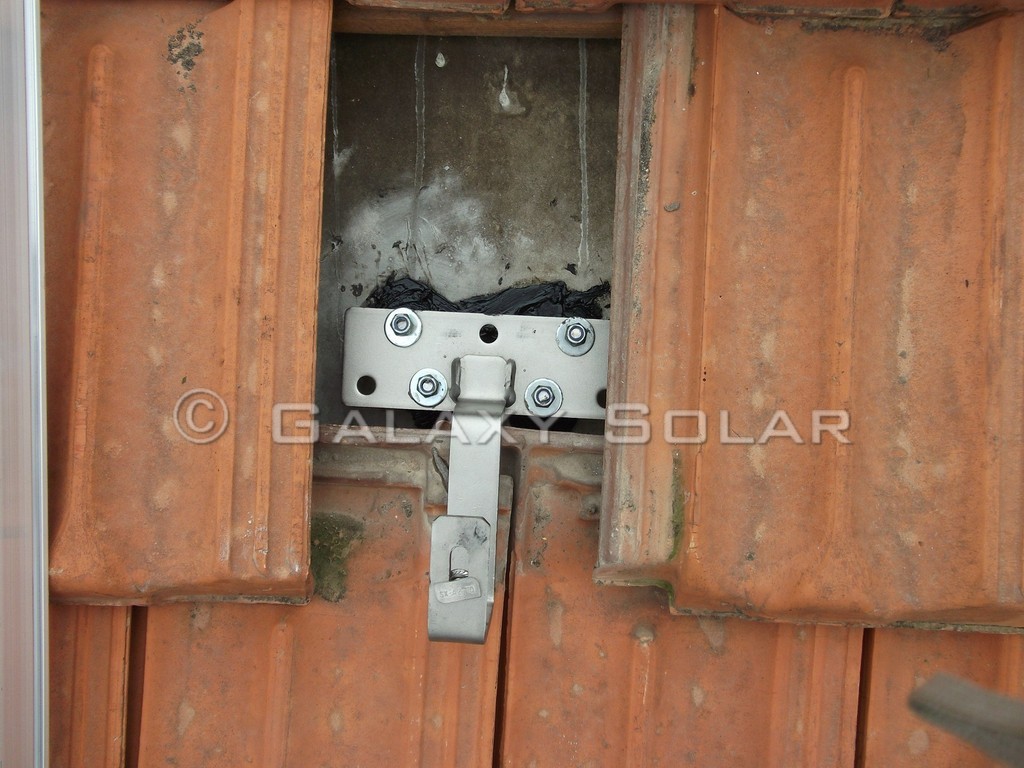 Fissaggio staffa su tetto