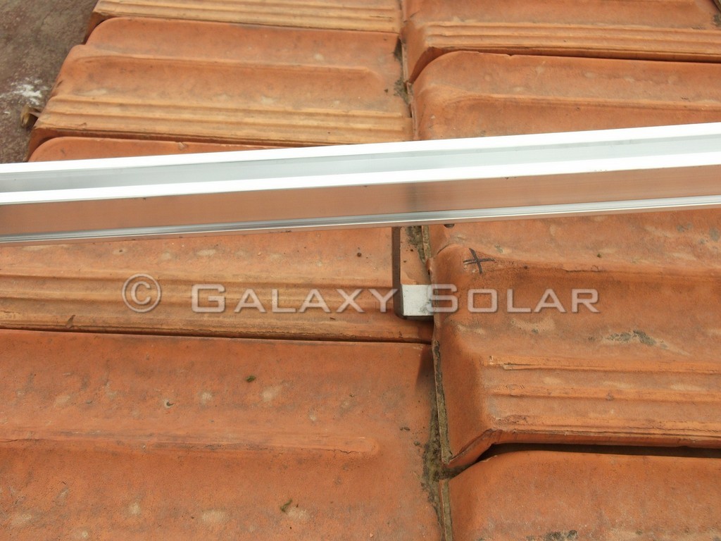 Fissaggio barra su staffa